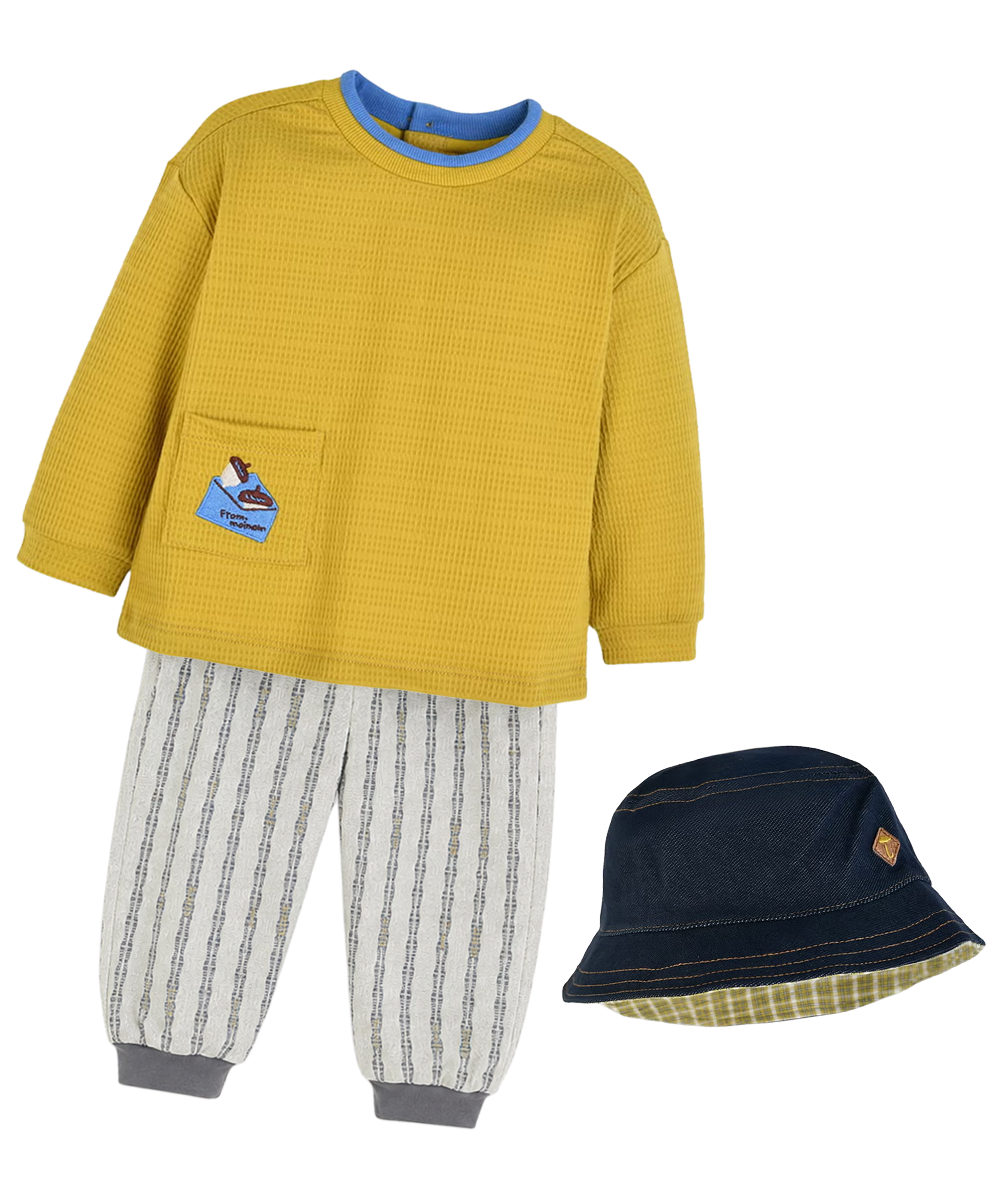 男の子秋の味覚探しlookのキッズコーディネート