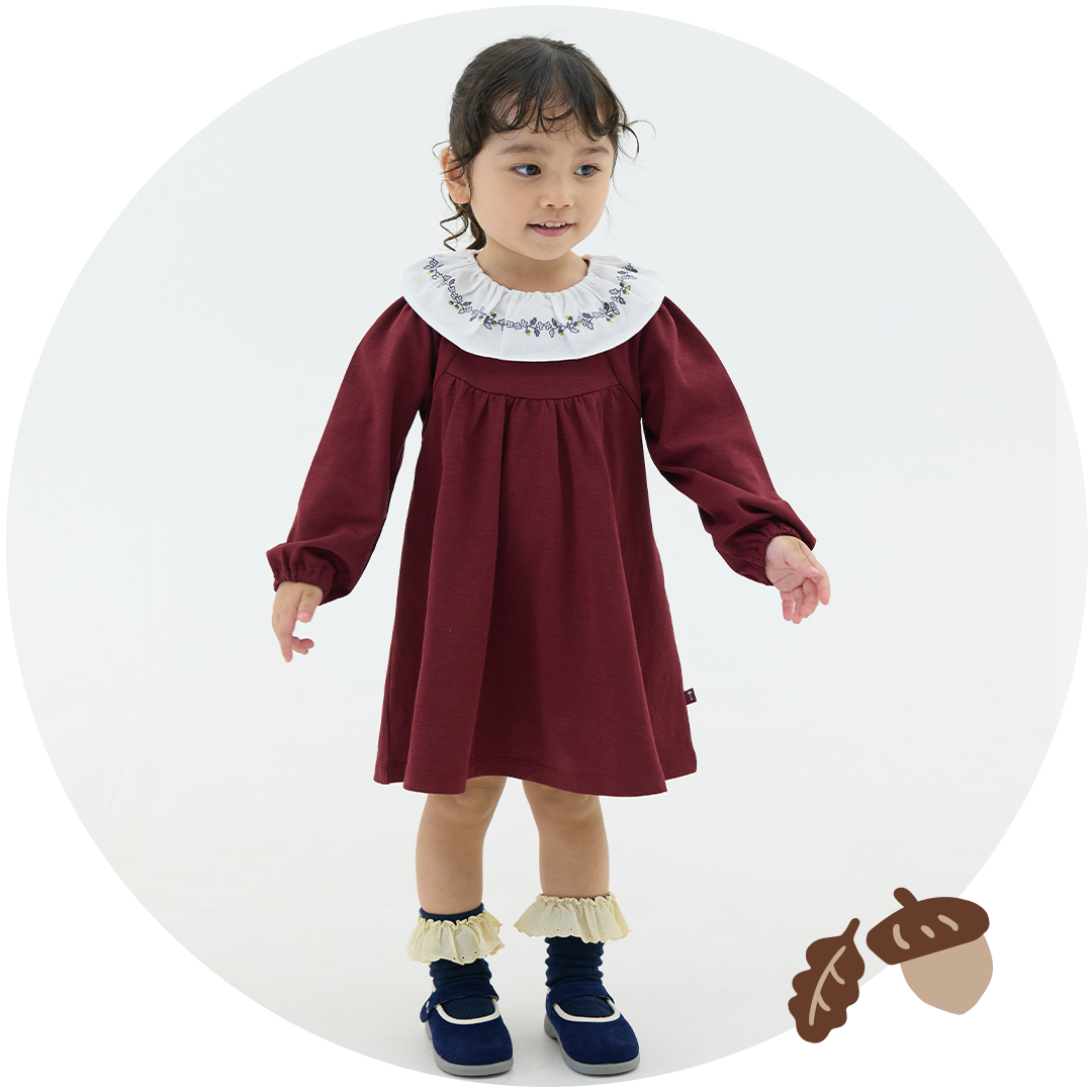 女の子赤いワンピースのキッズコーディネート