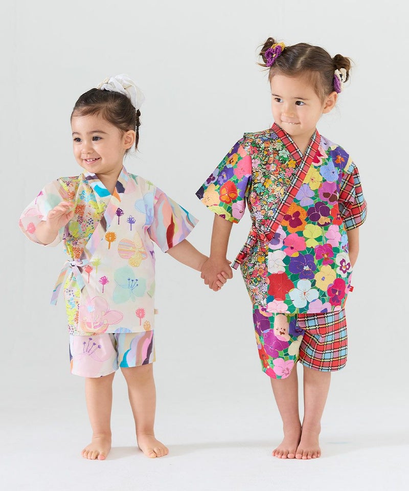 (左)モデル身長：84cm　着用サイズ：90　(右)モデル身長：100cm　着用サイズ：110